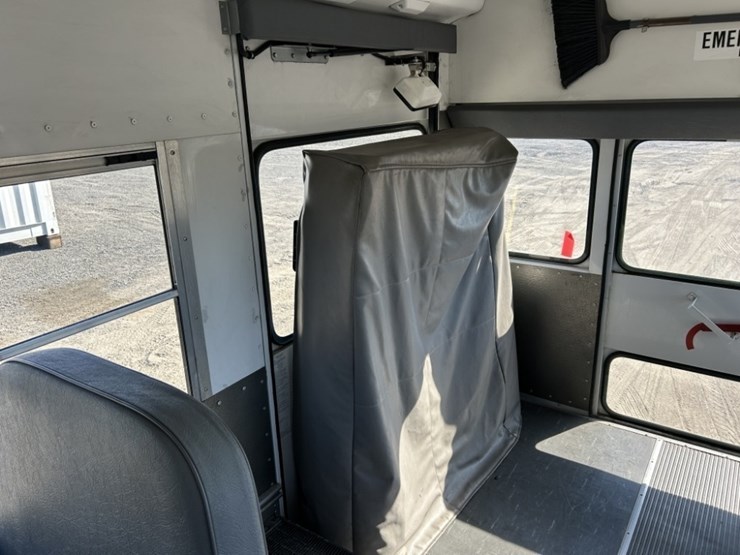 2008-chevrolet-express-school-bus-image-21