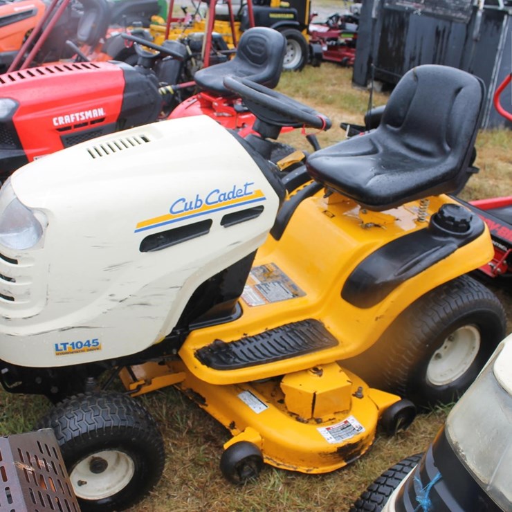 CUB CADET LT1045
