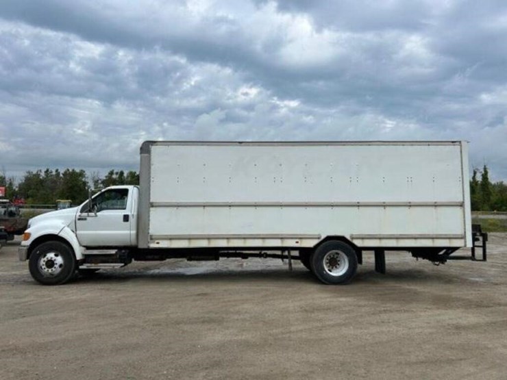 2013-ford-f750-xl-image-8