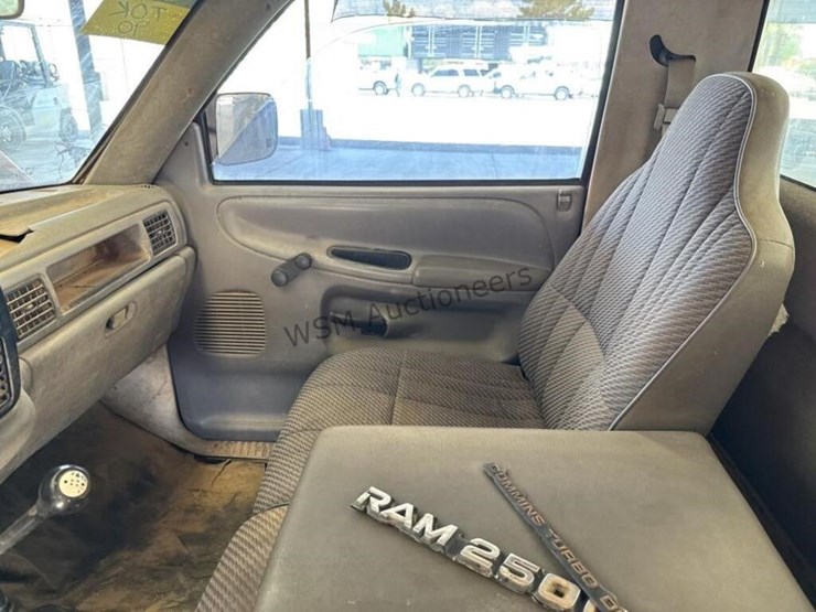 1994-dodge-ram-2500-image-21