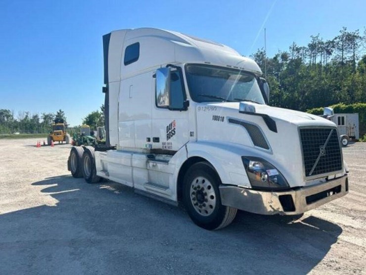 2015-volvo-t/a-hiway-tractor---sleeper-4v4nc9eh3fn-image-4