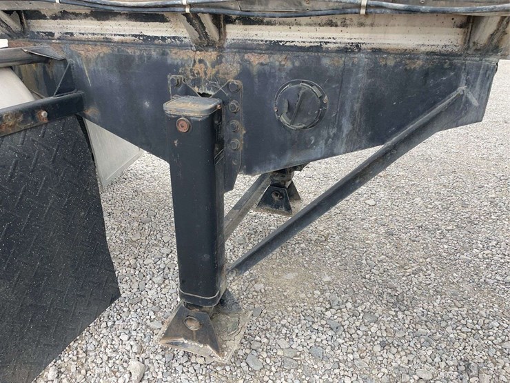 stainless-steel-7000-gallon-tanker-image-8