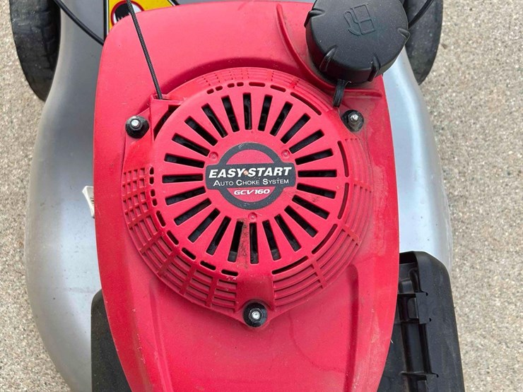 honda-walk-behind-mower-image-3