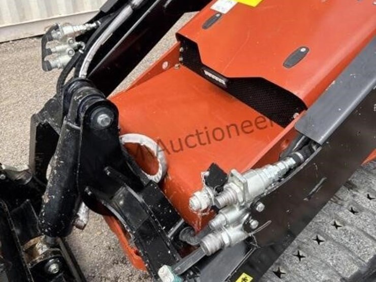 2020-ditch-witch-sk3000-image-9