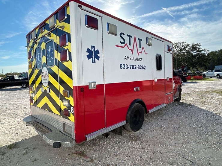 2005-ford-e450-image-3