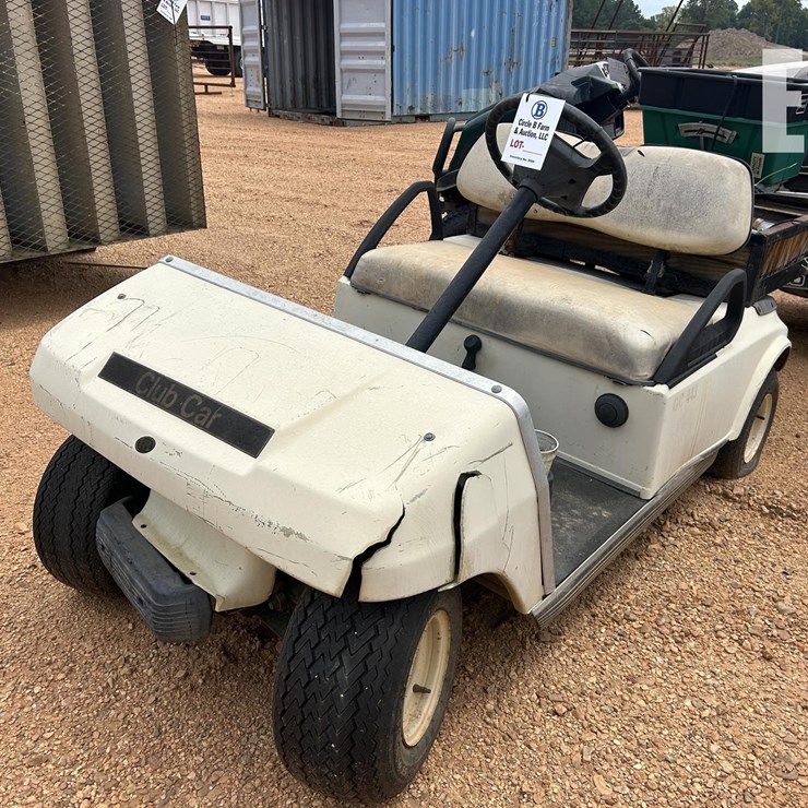 CLUB CAR GOLF CART 3009