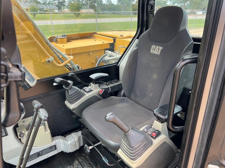 2017-caterpillar-307e2-image-31