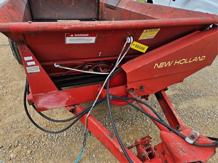 new-holland-145-image-12