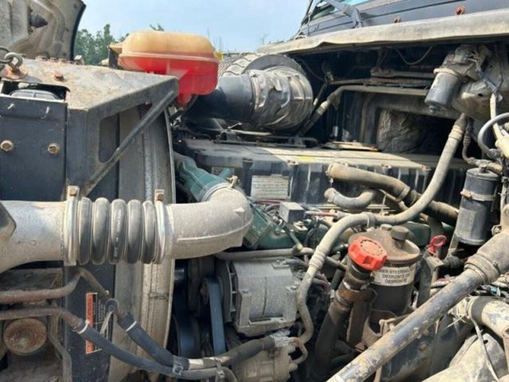 2005-volvo-tri/a-dump-truck-4v5k99gh55n391882-image-27