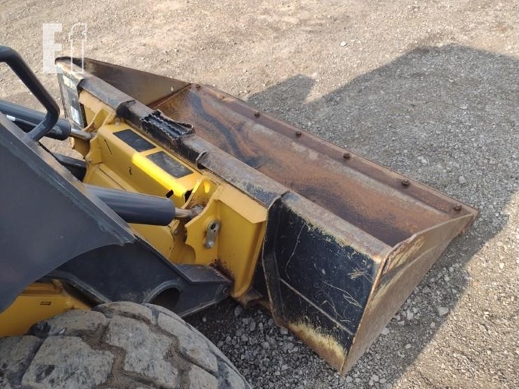2020-deere-324g-image-17