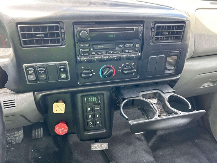 2010-ford-f750-image-34