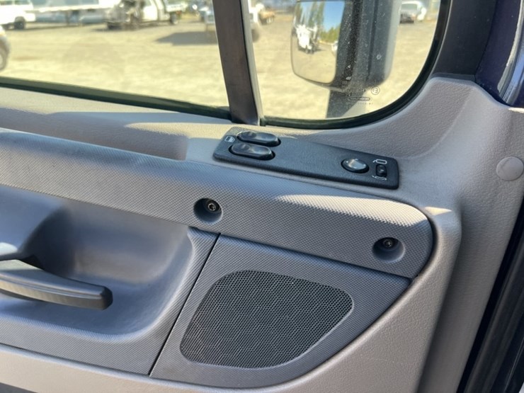 2017-freightliner-cascadia-s/a-truck-tractor-image-25