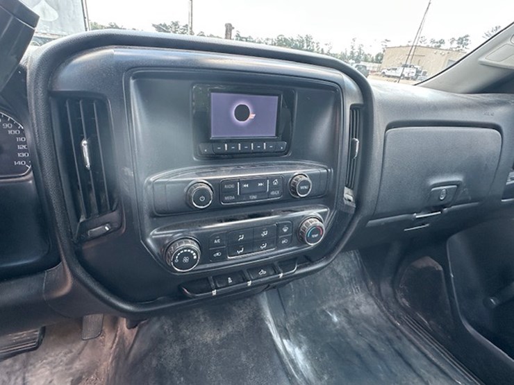 2014-chevrolet-silverado-image-33