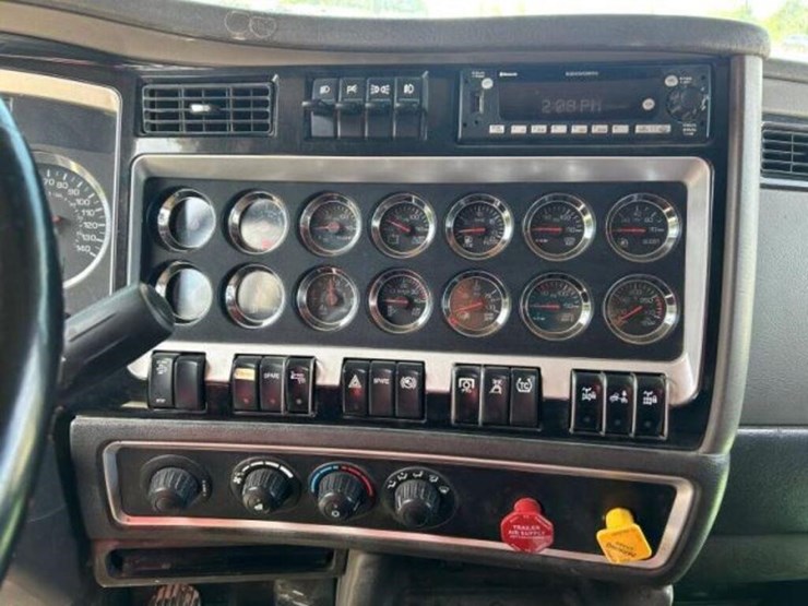 2022-kenworth-t800-image-14