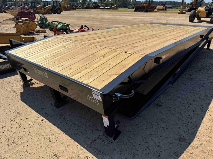 unused-x-star-20'-x-101"-loading-ramp-image-1