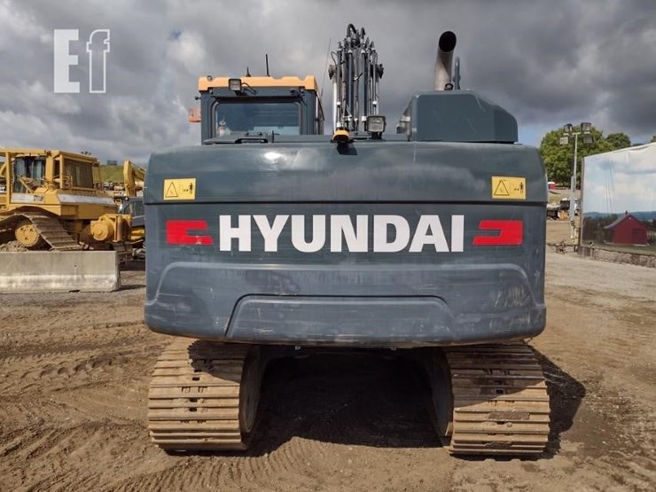 2022-hyundai-hx140al-image-4