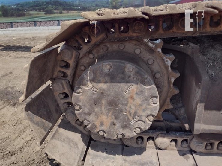 1992-deere-490e-image-38