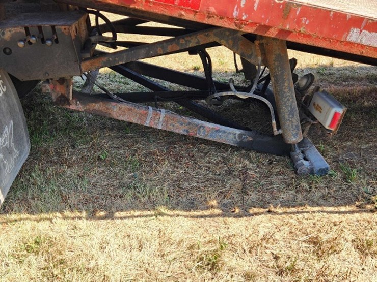 1986-peterbilt-359-image-61