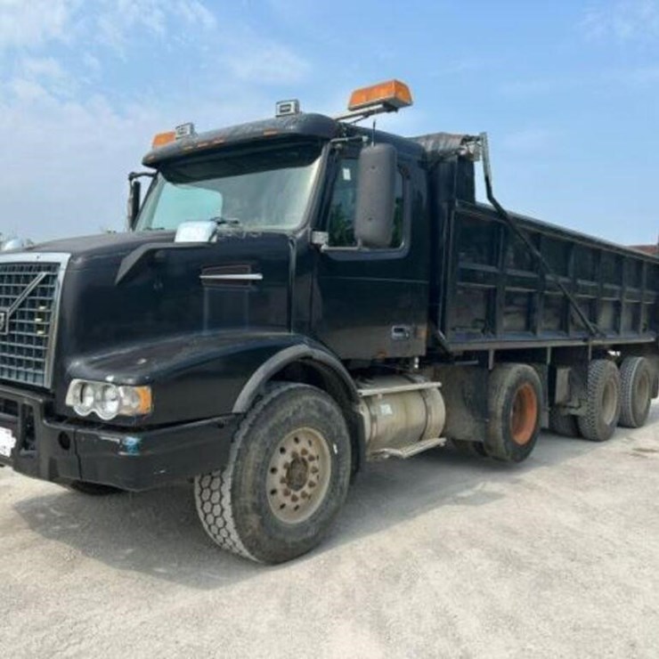 2005 Volvo Tri/A Dump Truck 4V5K99GH55N391882