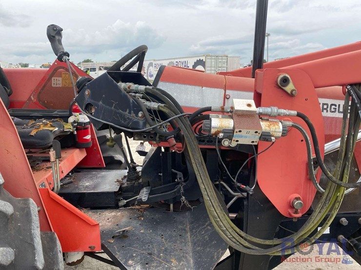 massey-ferguson-583-image-30