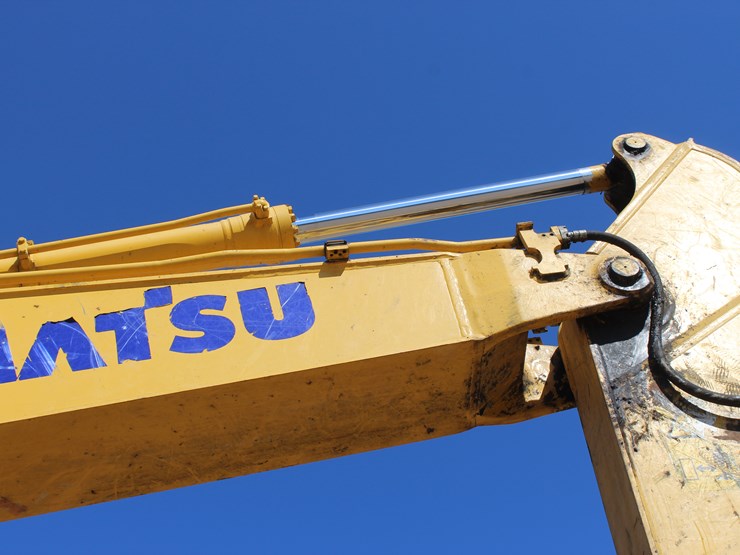 2022-komatsu-pc210-lc-11-image-11