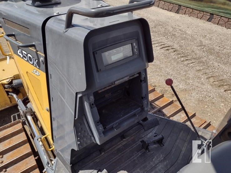 2022-deere-450k-image-12