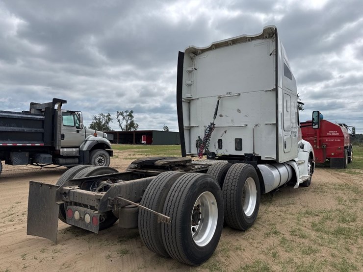 2014-kenworth-t680-image-5