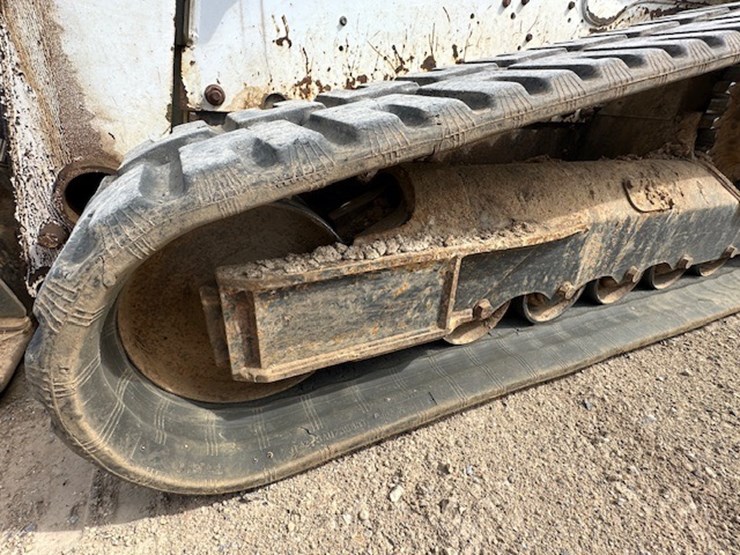 2015-bobcat-t750-image-16