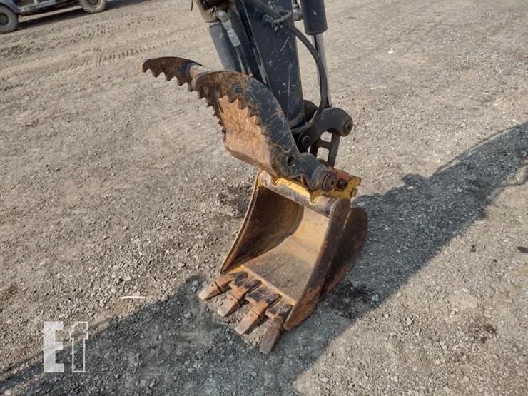 2018-deere-35g-image-18