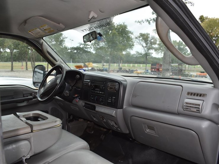 2006-ford-f550-image-8