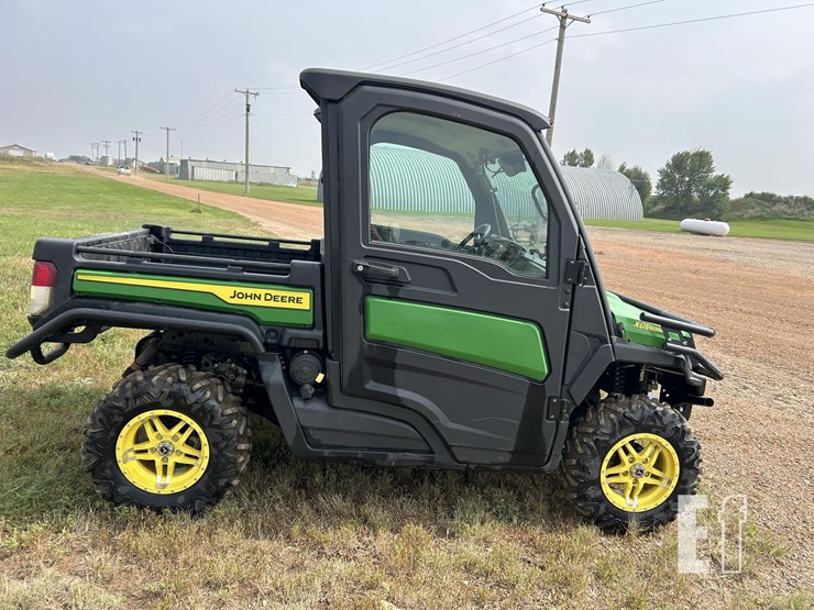 2021-john-deere-gator-xuv-835m-image-4