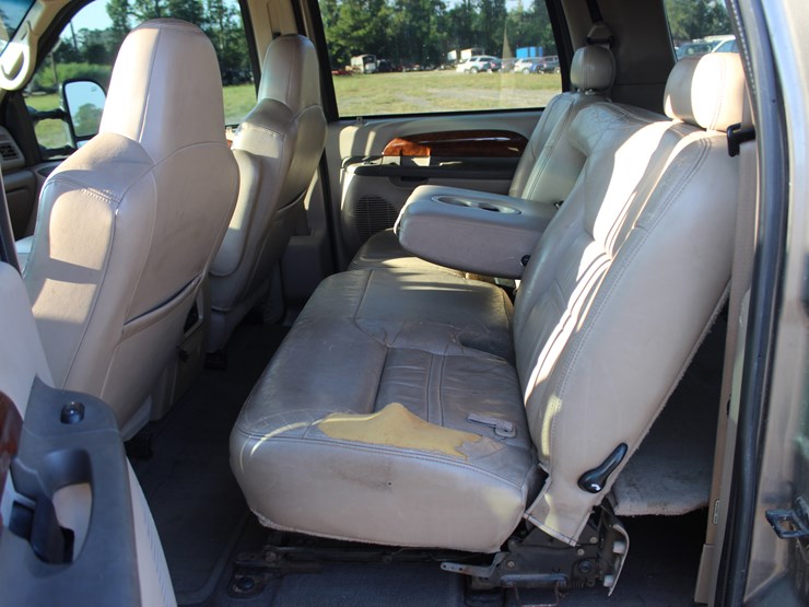 2002-ford-excursion-image-6