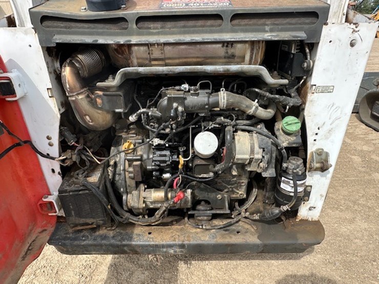 2015-bobcat-t750-image-34