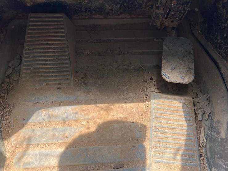 2016-caterpillar-277d-image-31