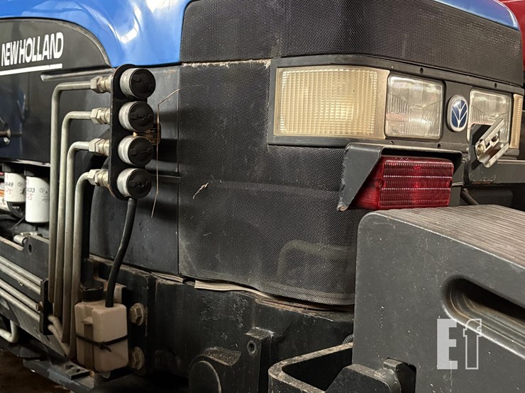 new-holland-tv140-image-15