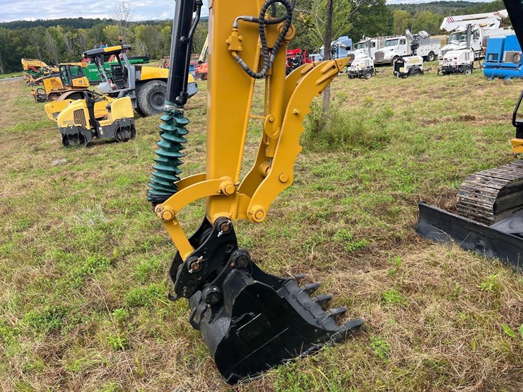 2021-caterpillar-305-image-13