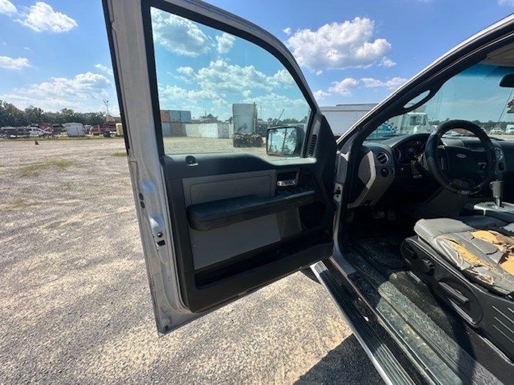 2004-ford-f150-image-34