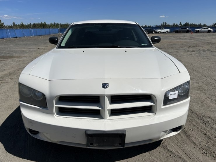 2009-dodge-charger-sedan-image-8
