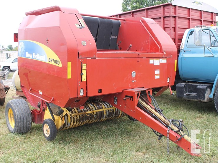 new-holland-br7080-image-3