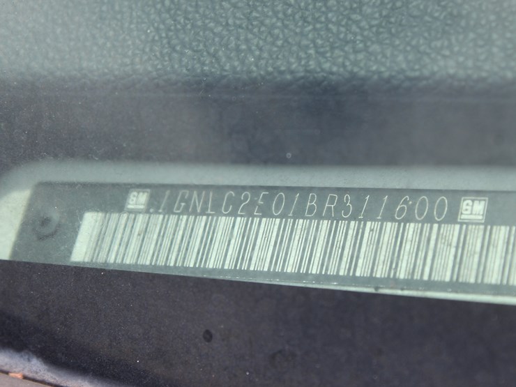 2011-chevrolet-tahoe-image-15