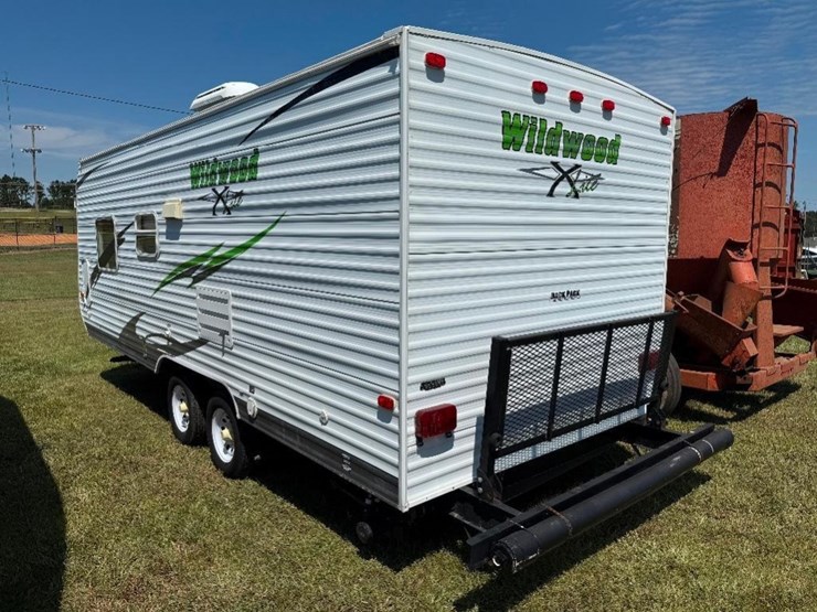 2009-wildwood-x-lite-22rb-camper-image-6