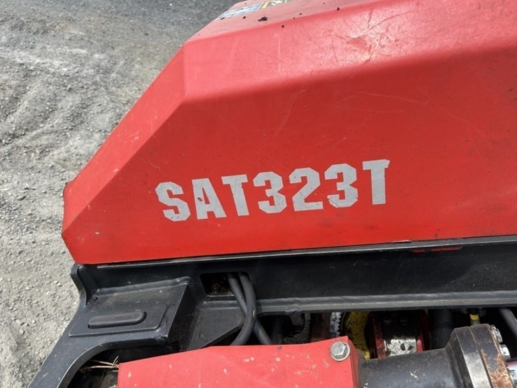 2018-caterpillar-548-image-10