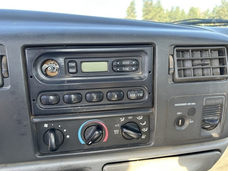 2004-ford-f550-sd-image-24