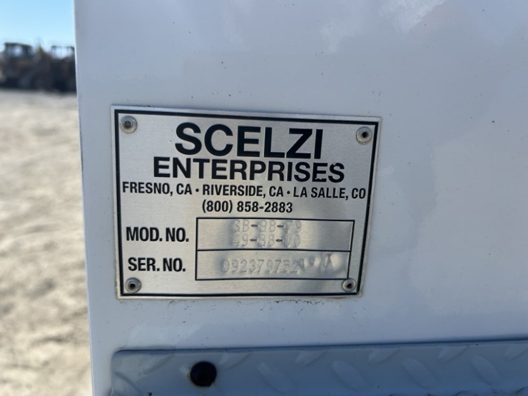 2023-ford-f250-xl-image-13
