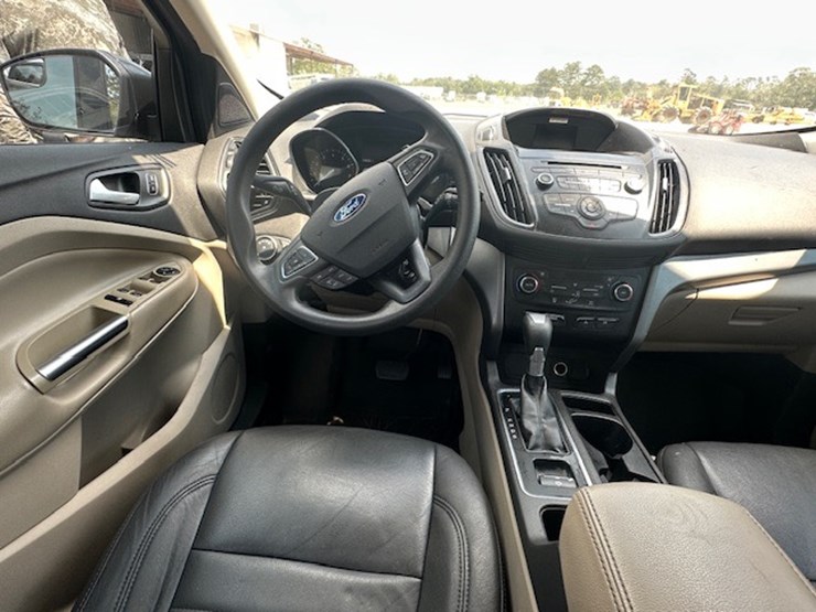 2017-ford-escape-image-30