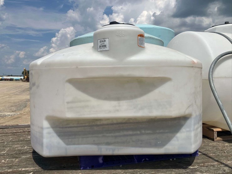 425-gallon-flat-bottom-poly-tank-image-2