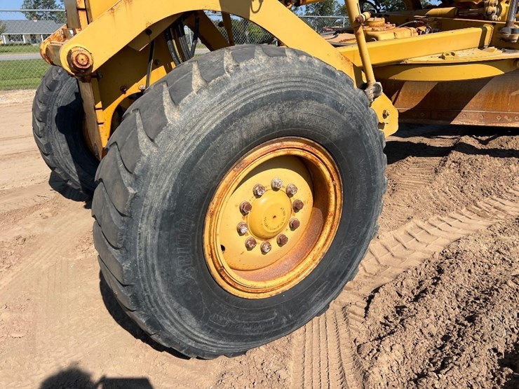 2017-caterpillar-12m3-image-9