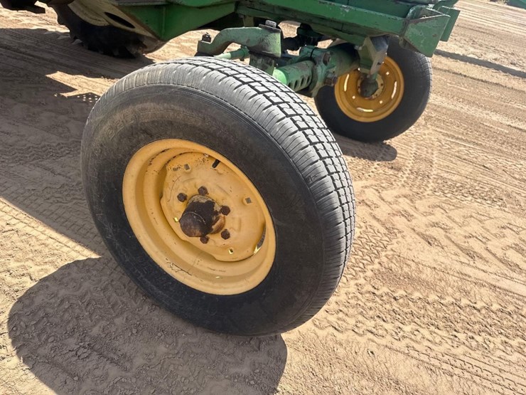 john-deere-3020-image-10