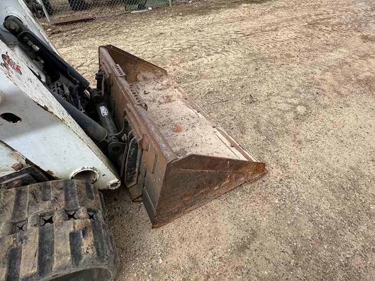 2014-bobcat-t750-image-22