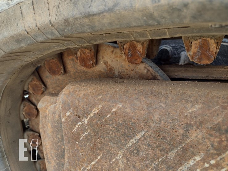 2014-bobcat-t590-image-27